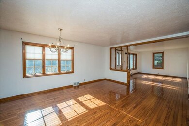 The spacious 21x12 dining room is the perfect sett