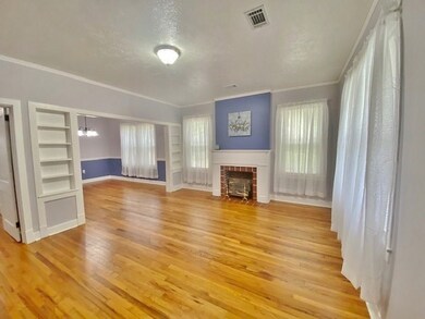 527 W New York Ave, McComb, MS 39648 - photo 3