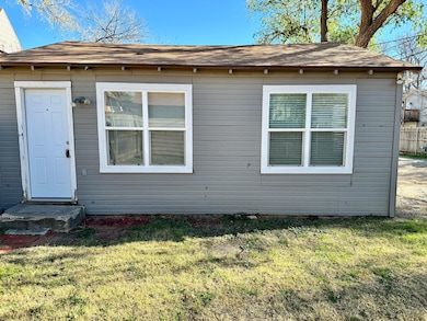 2107 14th St unit B, Lubbock, TX 79401 - photo 6