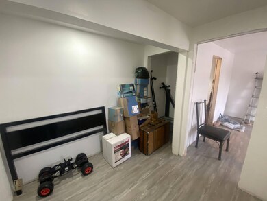 485 vacant dining area