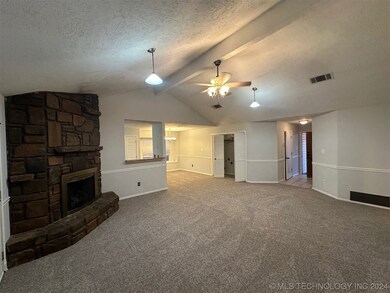 3920 S Redbud Ave, Broken Arrow, OK 74011 - photo 5