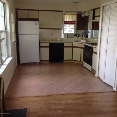 134 Rumford Way, Manalapan, NJ 07726 - photo 4