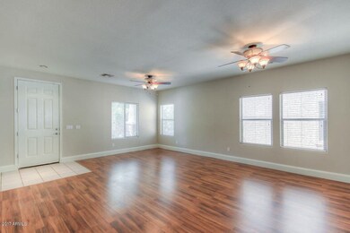 Living Room (4)-SMALL