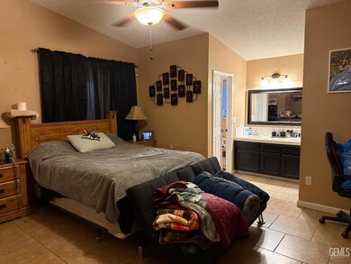 269 Burns Ct, Shafter, CA 93263 - photo 7