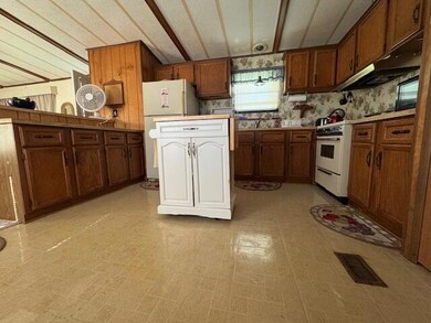 #5- Kitchen with lots of cabinet space &