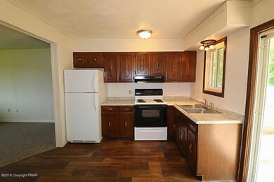 203 Joy Glen unit 201, Sciota, PA 18354 - photo 4