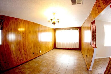 2813 Mckinley Ave, El Paso, TX 79930 - photo 5