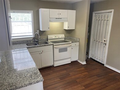 6801 Eastwood St, Houston, TX 77021 - photo 6