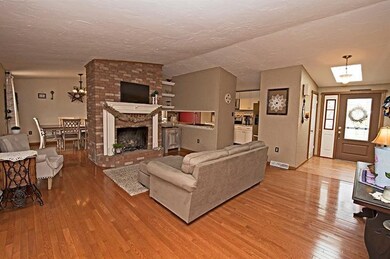 MAIN LEVEL LIVING ROOM / PLENTY OF ROOM FOR EVERYO
