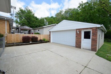 9225 Lantana Dr, Louisville, KY 40229 - photo 4