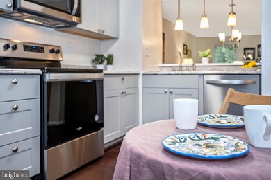 20517 Strath Haven Dr, Montgomery Village, MD 20886 - photo 6