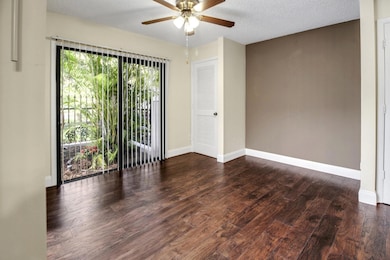 386 Prestwick Cir unit 3, Palm Beach Gardens, FL 33418 - photo 5