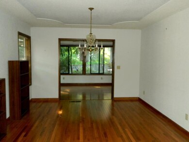 1221 NW B St, Grants Pass, OR 97526 - photo 5