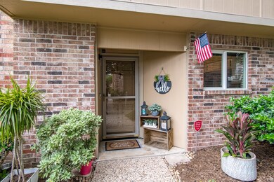 2503 Bering Dr unit 7, Houston, TX 77057 - photo 2