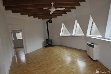 17244 Jonas Hill Ln SE, Rainier, WA 98576 - photo 5