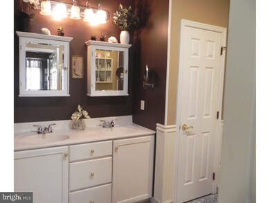 829 Persimmon Ln unit V136, Langhorne, PA 19047 - photo 6