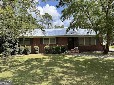 1011 Cherokee Cir, Waycross, GA 31501 - photo 3