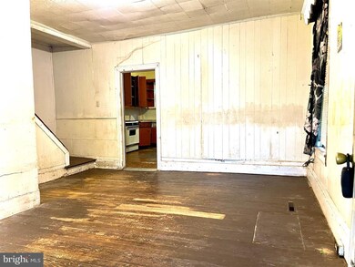 73 W South St, Chambersburg, PA 17201 - photo 2