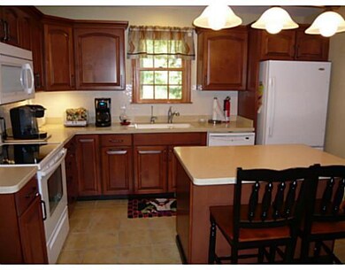 Kitchen. great work area and great lighting!
