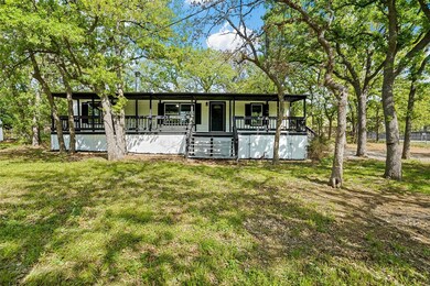 3713 Woodview Dr, Joshua, TX 76058 - photo 2