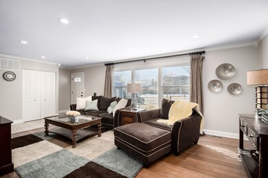 311 Cedarbrook Rd, Naperville, IL 60565 - photo 2