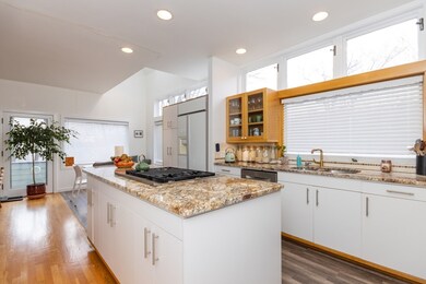 50 Bellingham Rd, Chestnut Hill, MA 02467 - photo 3