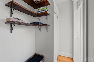 330 Milton St, Cincinnati, OH 45202 - photo 5