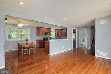 3122 Chapel View Dr, Beltsville, MD 20705 - photo 7