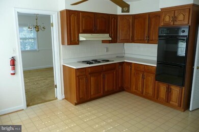 700 W Country Club Dr, Purcellville, VA 20132 - photo 7