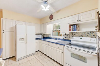 250 Rosery Rd NW unit 324, Largo, FL 33770 - photo 5
