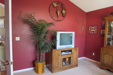 Formal Living Room/Flex Space