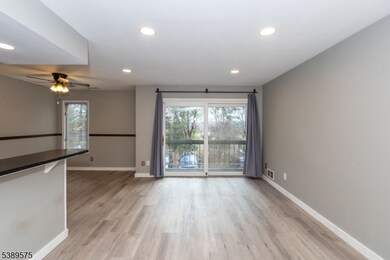 32 Sam Bonnell Dr unit C0302, Clinton, NJ 08809 - photo 7