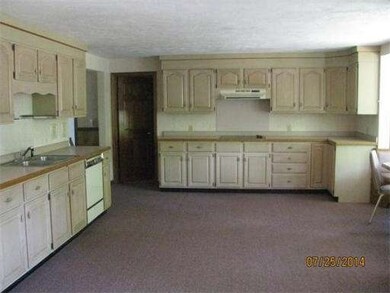 52 West St, Carver, MA 02330 - photo 7