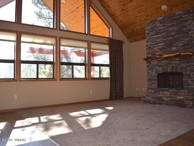 004_Living Room