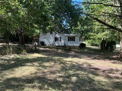 1135 Mcknight Ave, West Fork, AR 72774 - photo 7