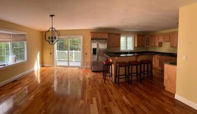 12 Crestview Cir, Londonderry, NH 03053 - photo 4