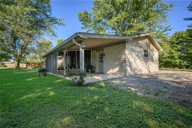 8501 W 450 S, Columbus, IN 47201 - photo 4