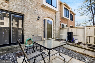 9308 Jarrett Ct, Montgomery Village, MD 20886 - photo 3