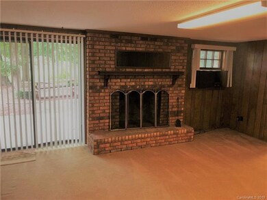 508 Camelot Dr, Statesville, NC 28625 - photo 5