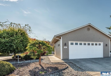 947 E Cedar St, Sequim, WA 98382 - photo 2