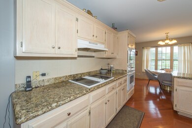 1304 Strawbridge Ct, Naperville, IL 60565 - photo 2
