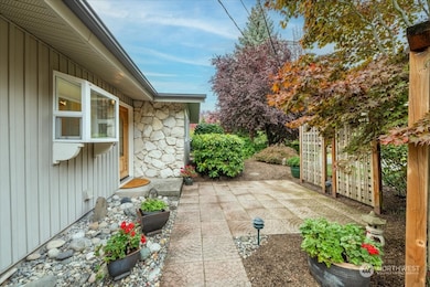 3419 79th Ave SE, Mercer Island, WA 98040 - photo 2