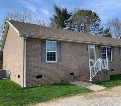 135 Hunt St, Manchester, TN 37355 - photo 2