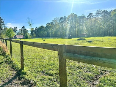 No Climb fence at back and sides of pastures
