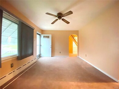 16 Ortega St, Tamaqua, PA 18252 - photo 4