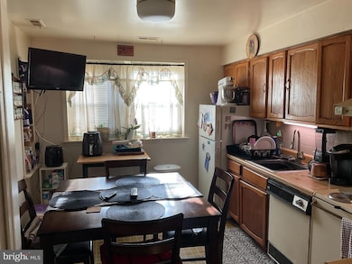 22 Kettle Ct, Windsor Mill, MD 21244 - photo 4