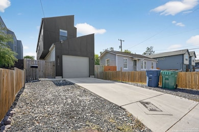 1906 E Crockett St, San Antonio, TX 78202 - photo 2