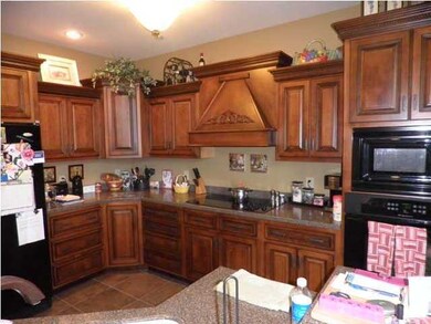 429 Spring Farm Trail, Shepherdsville, KY 40165 - photo 2