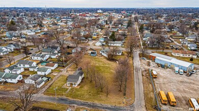 111 N Ladue St, Lincoln, IL 62656 - photo 5