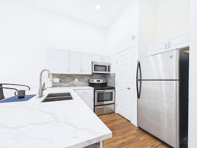 2216 San Gabriel St unit 305, Austin, TX 78705 - photo 3